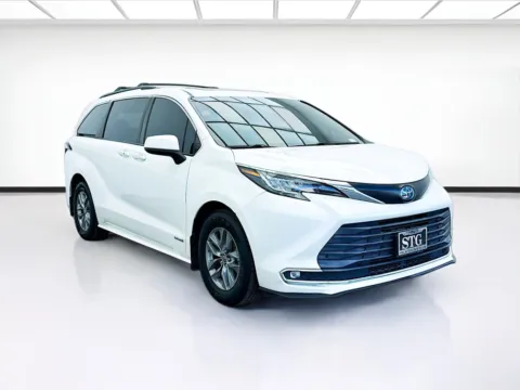Another view of 2021 Toyota Sienna XLE for sale in Bellflower, CA at STG Bellflower