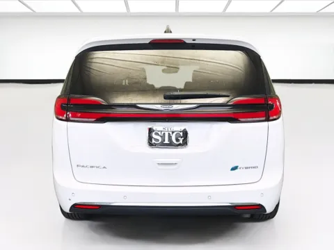 More photos of 2024 Chrysler Pacifica Select at STG Bellflower, CA