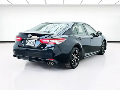 More photos of 2018 Toyota Camry SE at STG Bellflower, CA