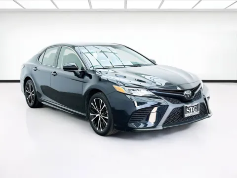 Another view of 2018 Toyota Camry SE for sale in Bellflower, CA at STG Bellflower