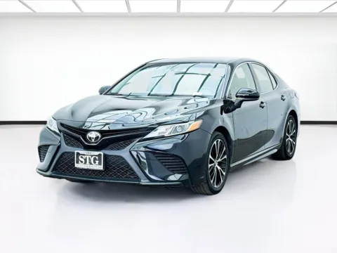 Black 2018 Toyota Camry SE for sale in Bellflower, CA