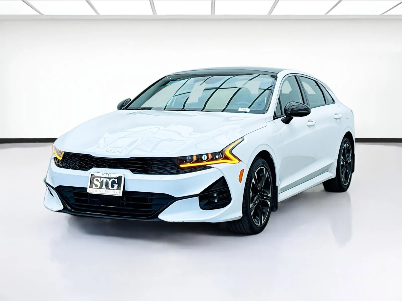 White 2024 Kia K5 GT-Line PANORAMIC SUNROOF & PREMIUM PACKAGES for sale in Bellflower, CA