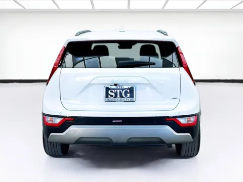 More photos of 2023 Kia Niro EX Touring at STG Bellflower, CA