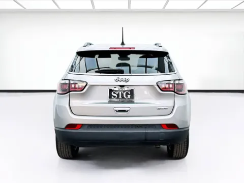 More photos of 2022 Jeep Compass Latitude at STG Bellflower, CA