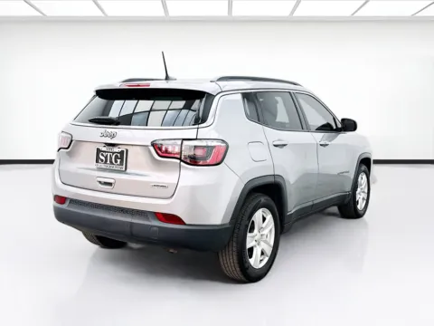 More photos of 2022 Jeep Compass Latitude at STG Bellflower, CA