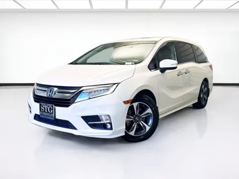 White 2018 Honda Odyssey Touring for sale in Bellflower, CA