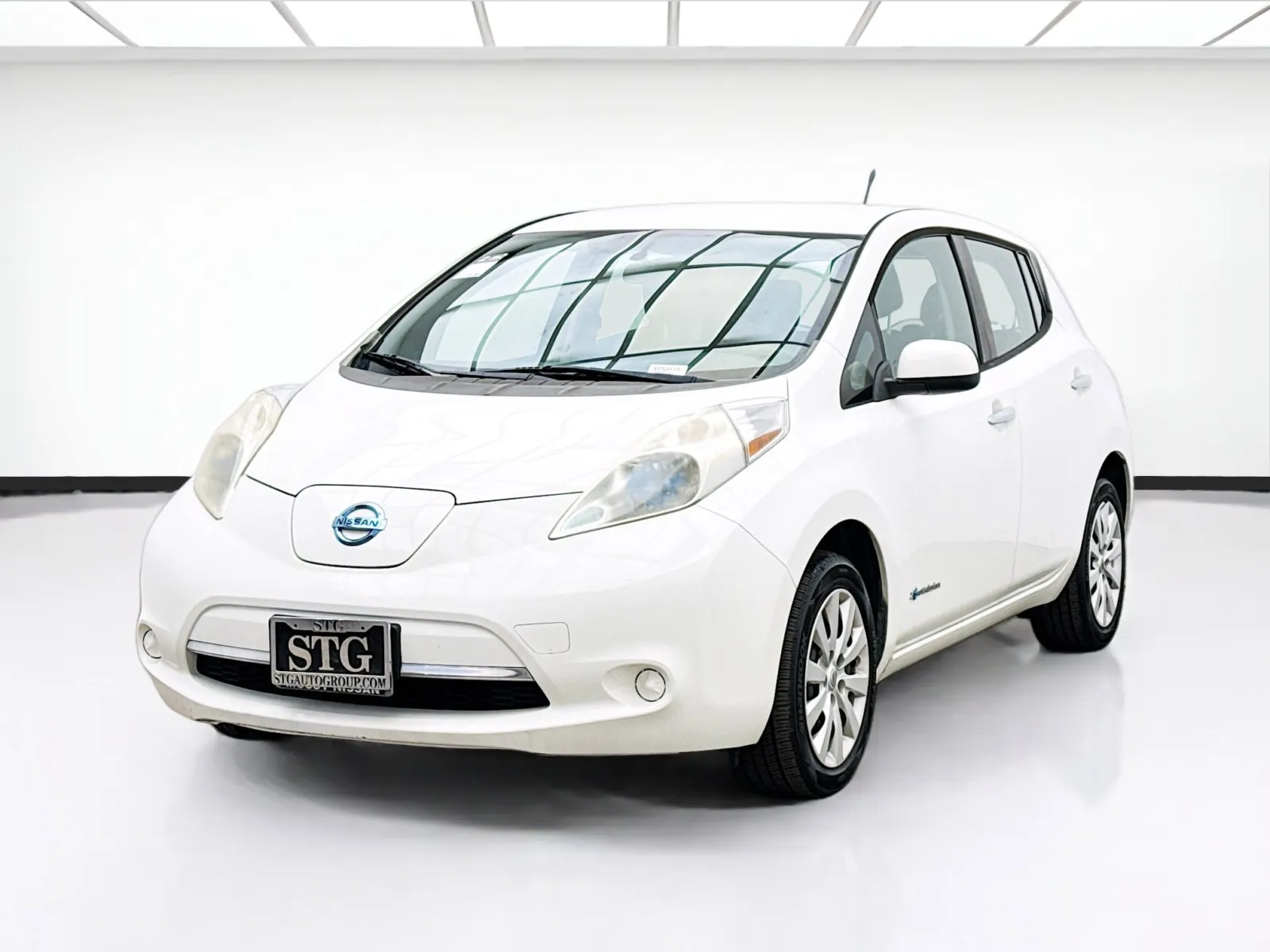White 2013 Nissan LEAF S for sale in Bellflower, CA