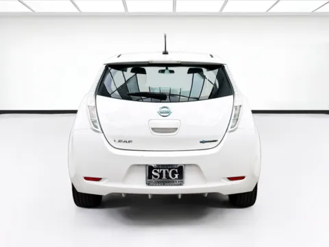 More photos of 2013 Nissan LEAF S at STG Bellflower, CA