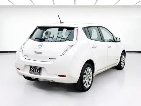 More photos of 2013 Nissan LEAF S at STG Bellflower, CA