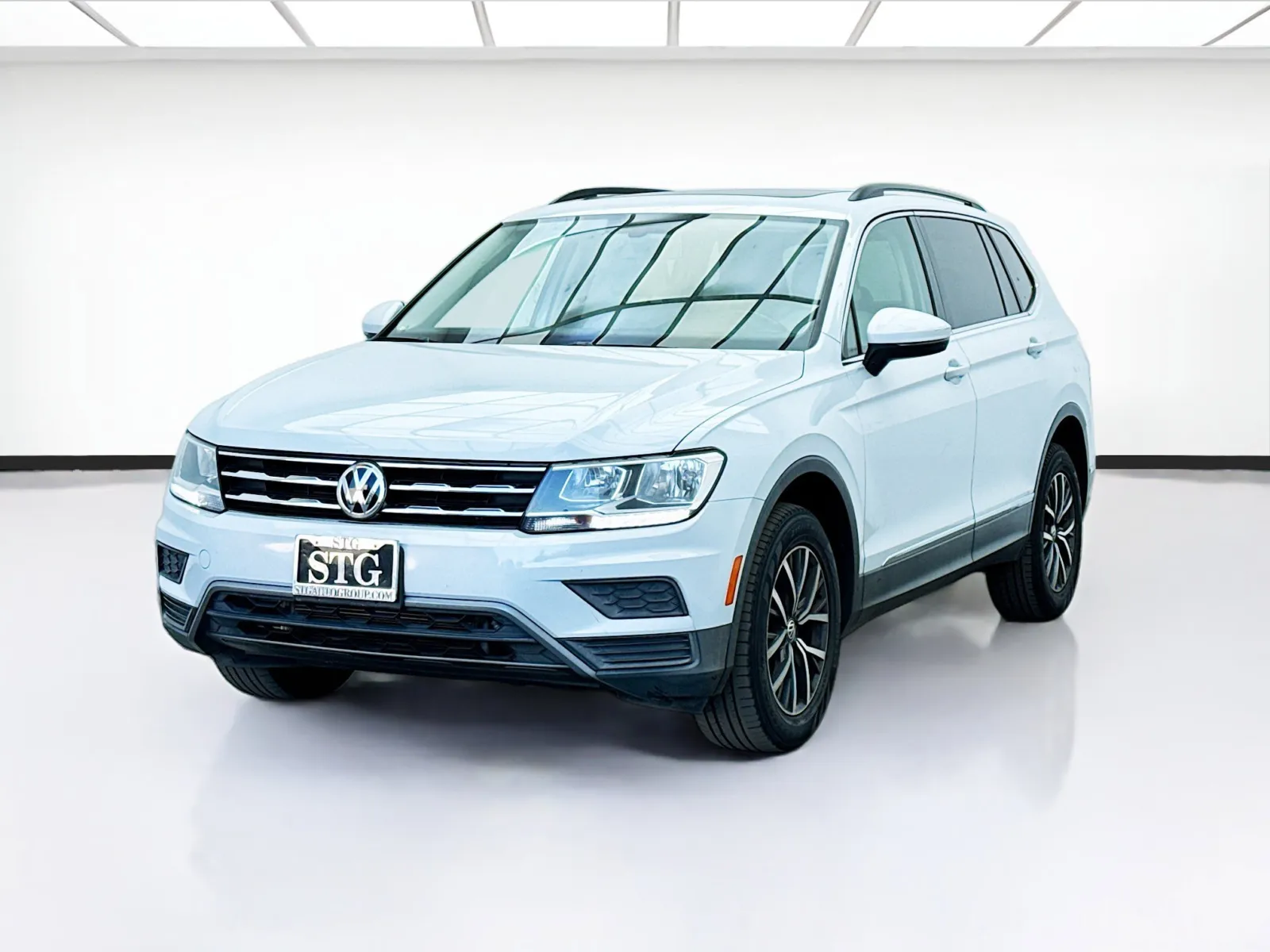 White 2018 Volkswagen Tiguan 2.0T SE 4Motion for sale in Bellflower, CA