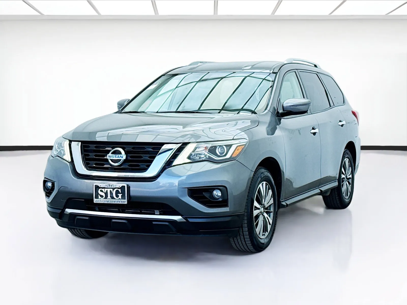 Gray 2020 Nissan Pathfinder SV for sale in Bellflower, CA