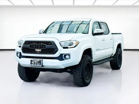 Red 2017 Toyota Tacoma Limited V6 for sale in Bellflower, CA