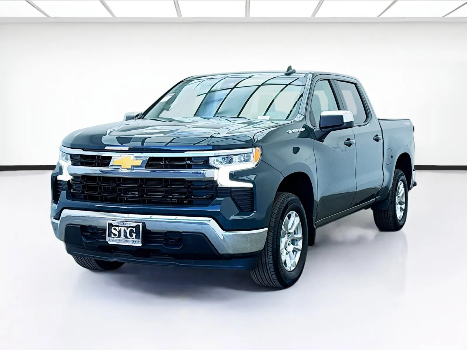 Gray 2025 Chevrolet Silverado 1500 LT for sale in Bellflower, CA