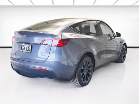 More photos of 2022 Tesla Model Y Long Range at STG Bellflower, CA