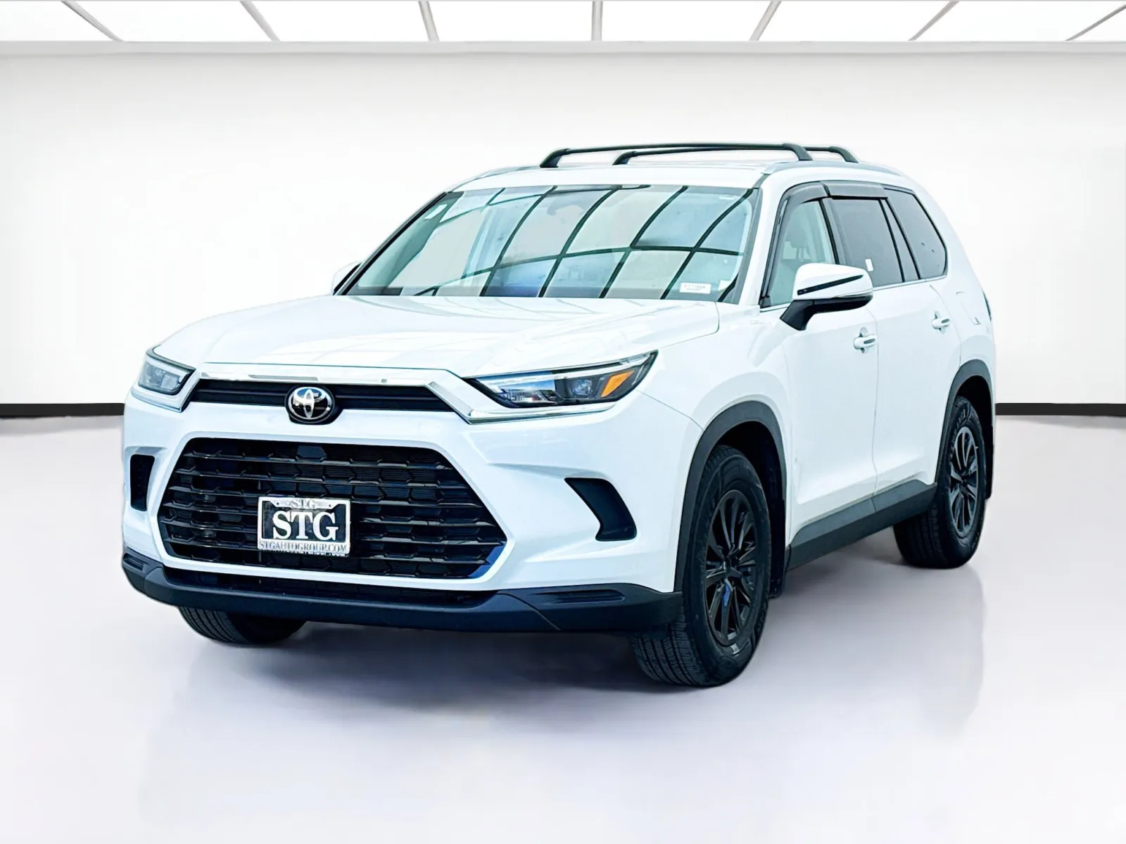 White 2024 Toyota Grand Highlander XLE for sale in Bellflower, CA