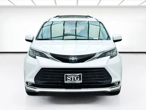 Photos of 2022 Toyota Sienna XLE for sale in Bellflower, CA at STG Bellflower