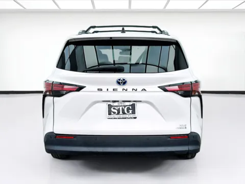 More photos of 2022 Toyota Sienna XLE at STG Bellflower, CA