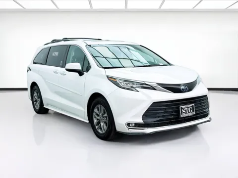 Another view of 2022 Toyota Sienna XLE for sale in Bellflower, CA at STG Bellflower