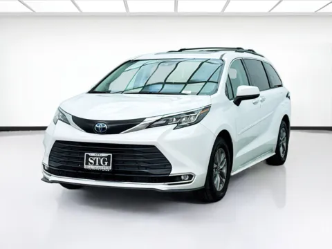 Unknown 2022 Toyota Sienna XLE for sale in Bellflower, CA