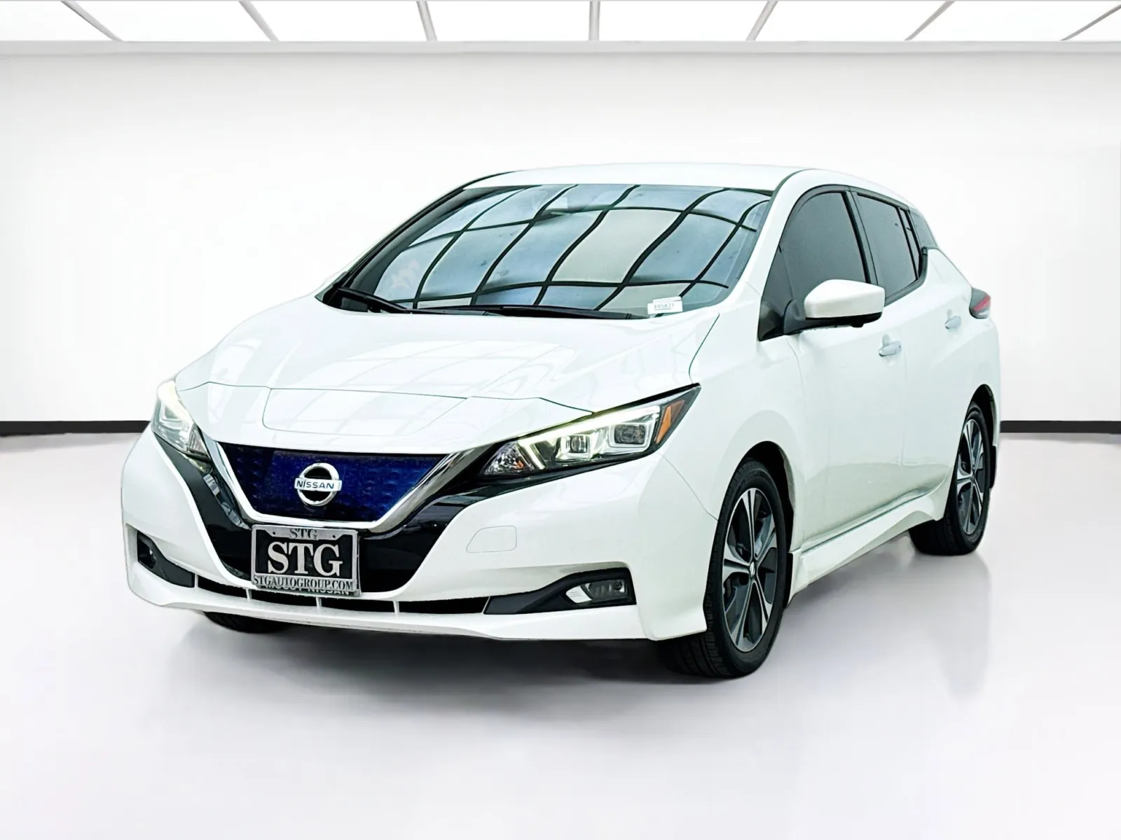White 2022 Nissan LEAF SV for sale in Bellflower, CA