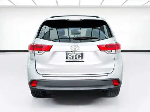 More photos of 2019 Toyota Highlander at STG Bellflower, CA