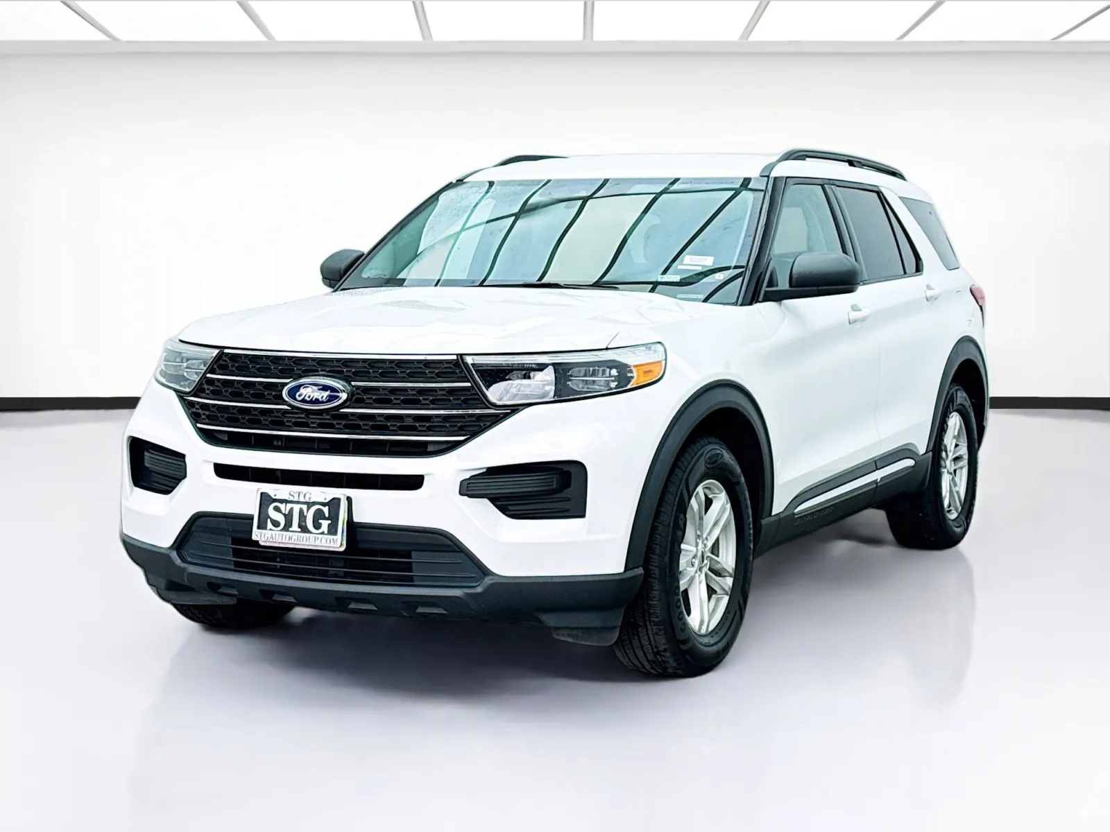White 2022 Ford Explorer XLT for sale in Bellflower, CA
