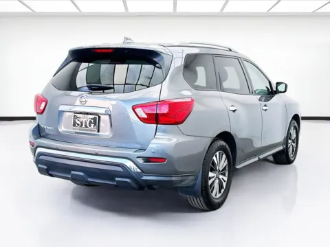 More photos of 2020 Nissan Pathfinder S at STG Bellflower, CA