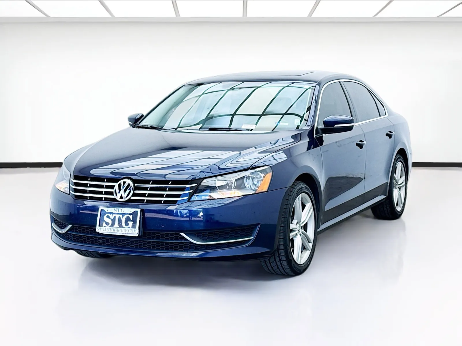 Blue 2015 Volkswagen Passat TDI SE for sale in Bellflower, CA