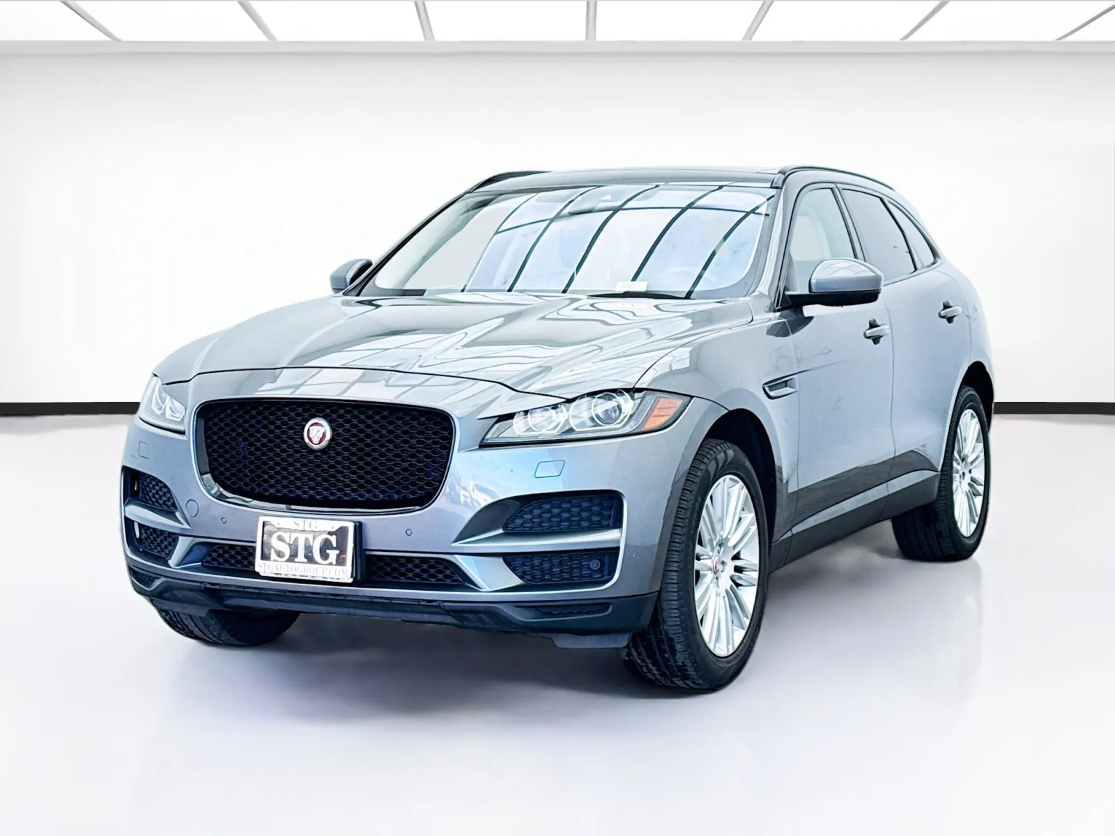 Gray 2017 Jaguar F-PACE 35t Premium for sale in Bellflower, CA