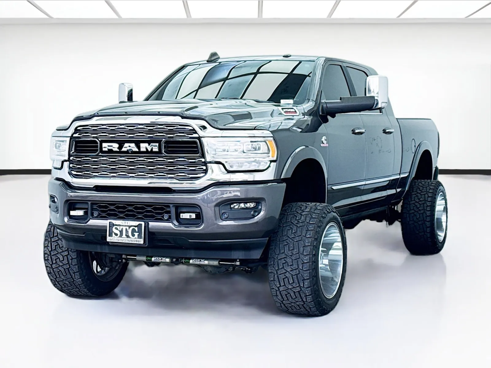 Gray 2022 Ram 2500 Limited for sale in Bellflower, CA