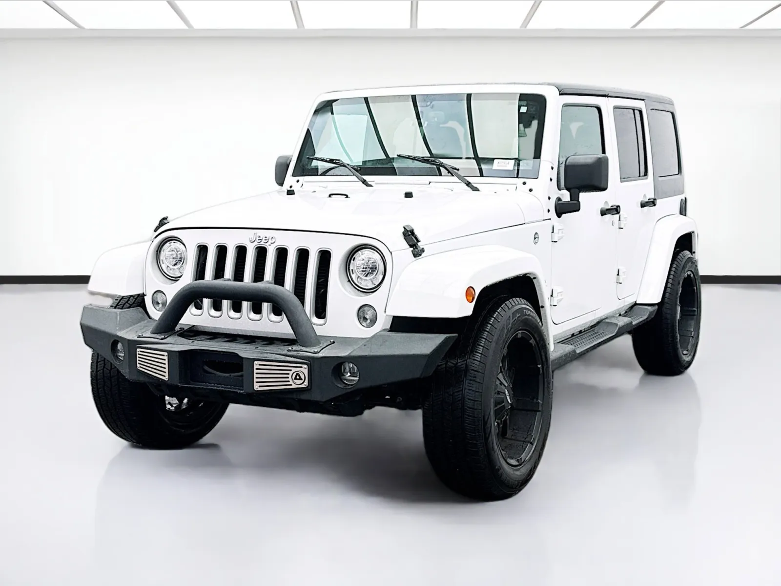 White 2017 Jeep Wrangler Unlimited Unlimited Sahara for sale in Bellflower, CA