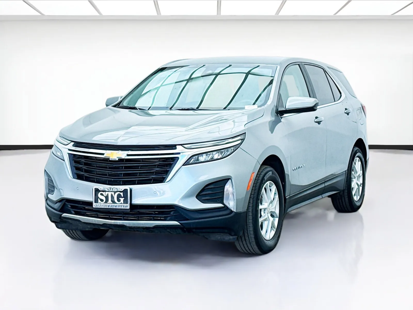 Gray 2023 Chevrolet Equinox LT for sale in Bellflower, CA