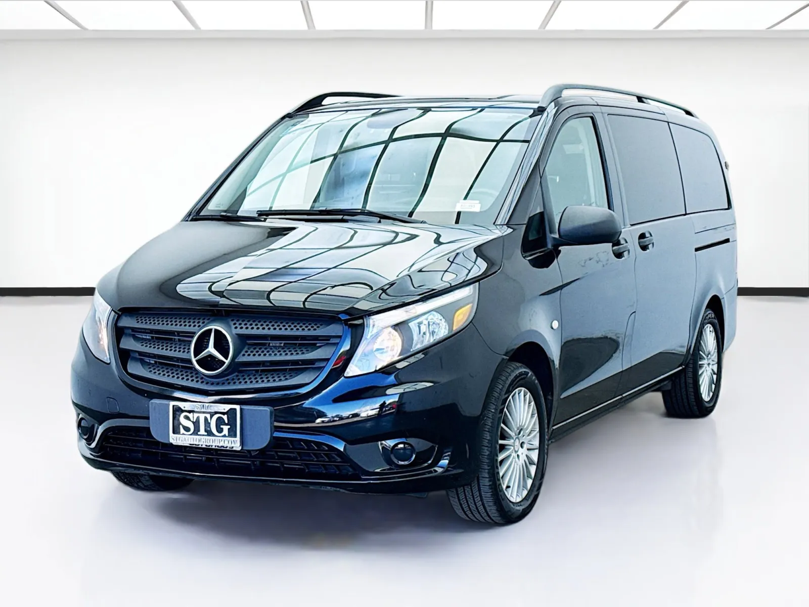 Black 2017 Mercedes-Benz Metris Passenger Van Passenger for sale in Bellflower, CA