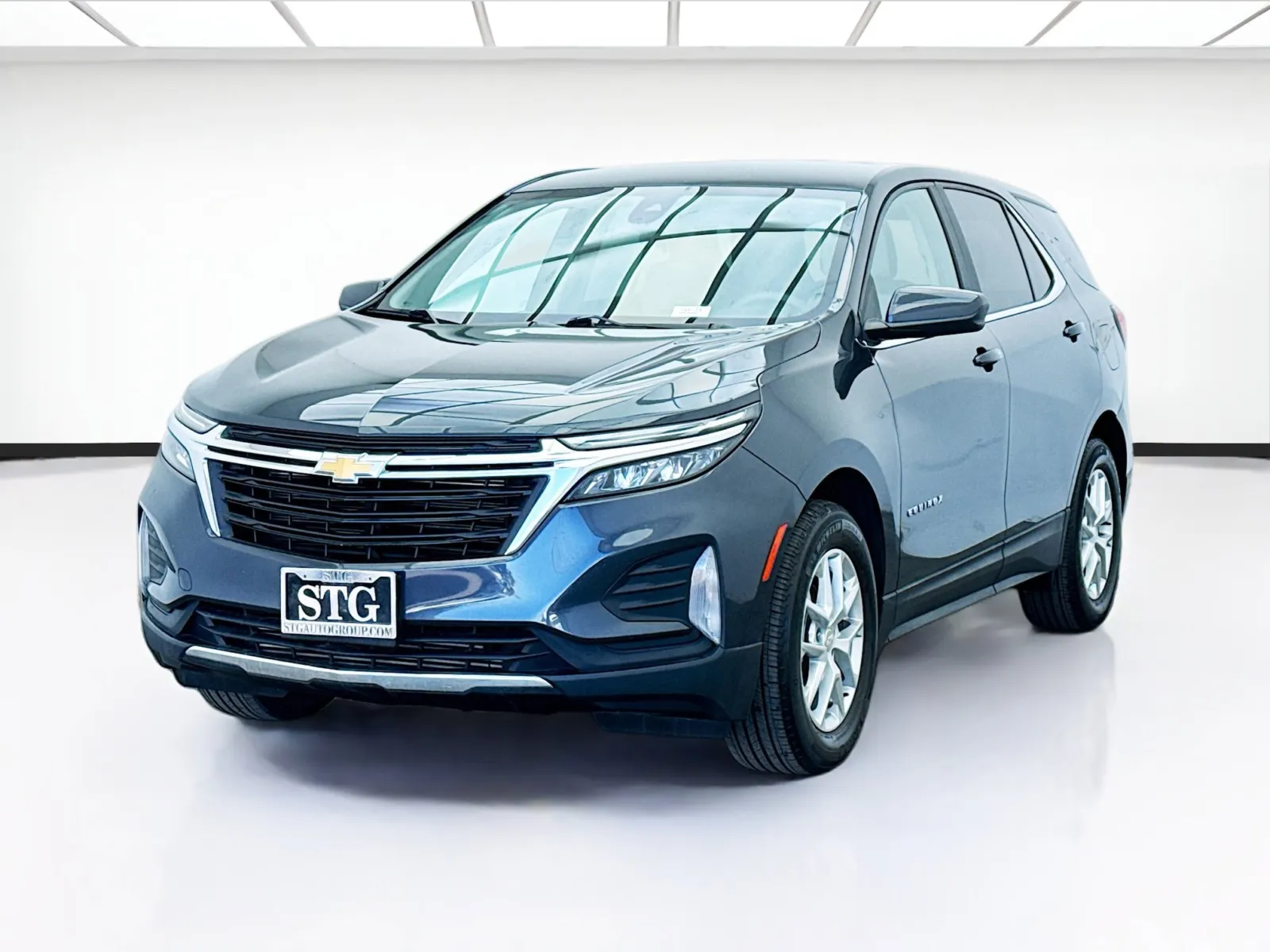 Gray 2023 Chevrolet Equinox LT for sale in Bellflower, CA