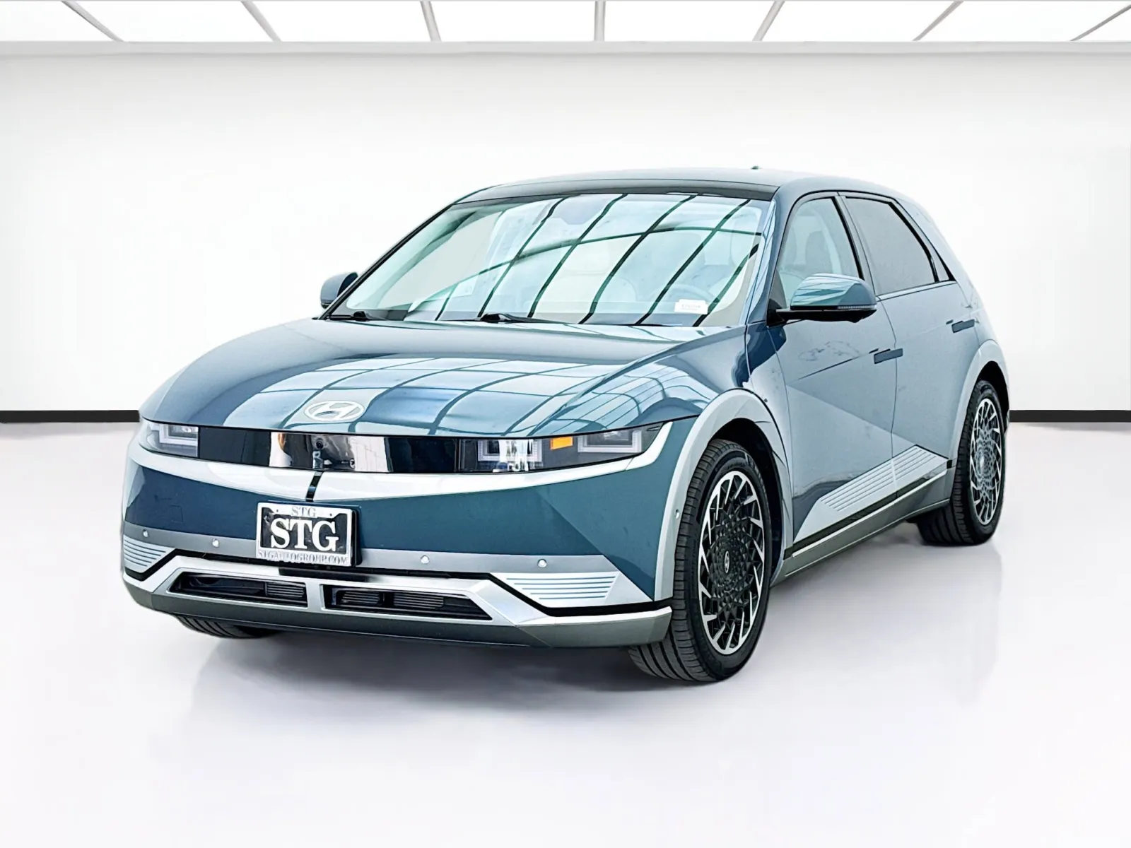 Blue 2022 Hyundai IONIQ 5 Limited for sale in Bellflower, CA