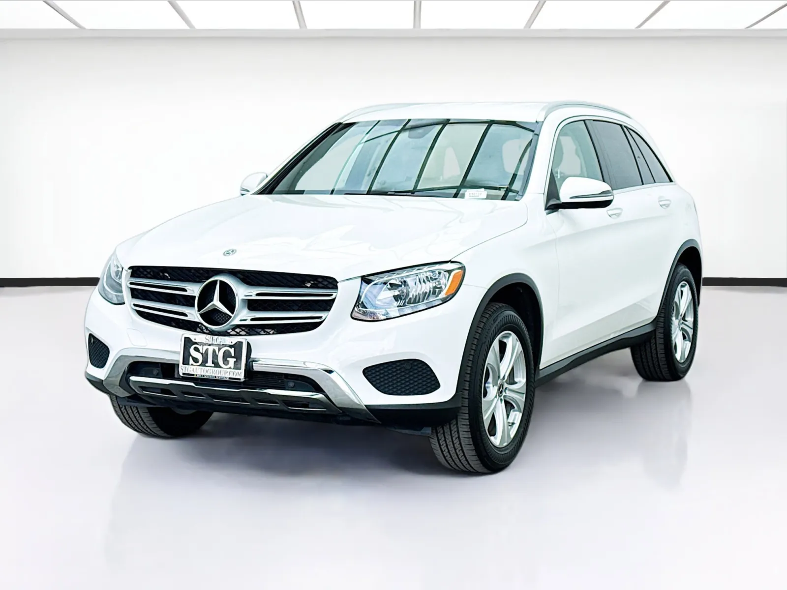 White 2018 Mercedes-Benz GLC 300 for sale in Bellflower, CA