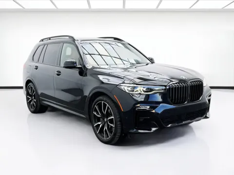 Another view of 2022 BMW X7 xDrive40i w/M Sport Package for sale in Bellflower, CA at STG Bellflower