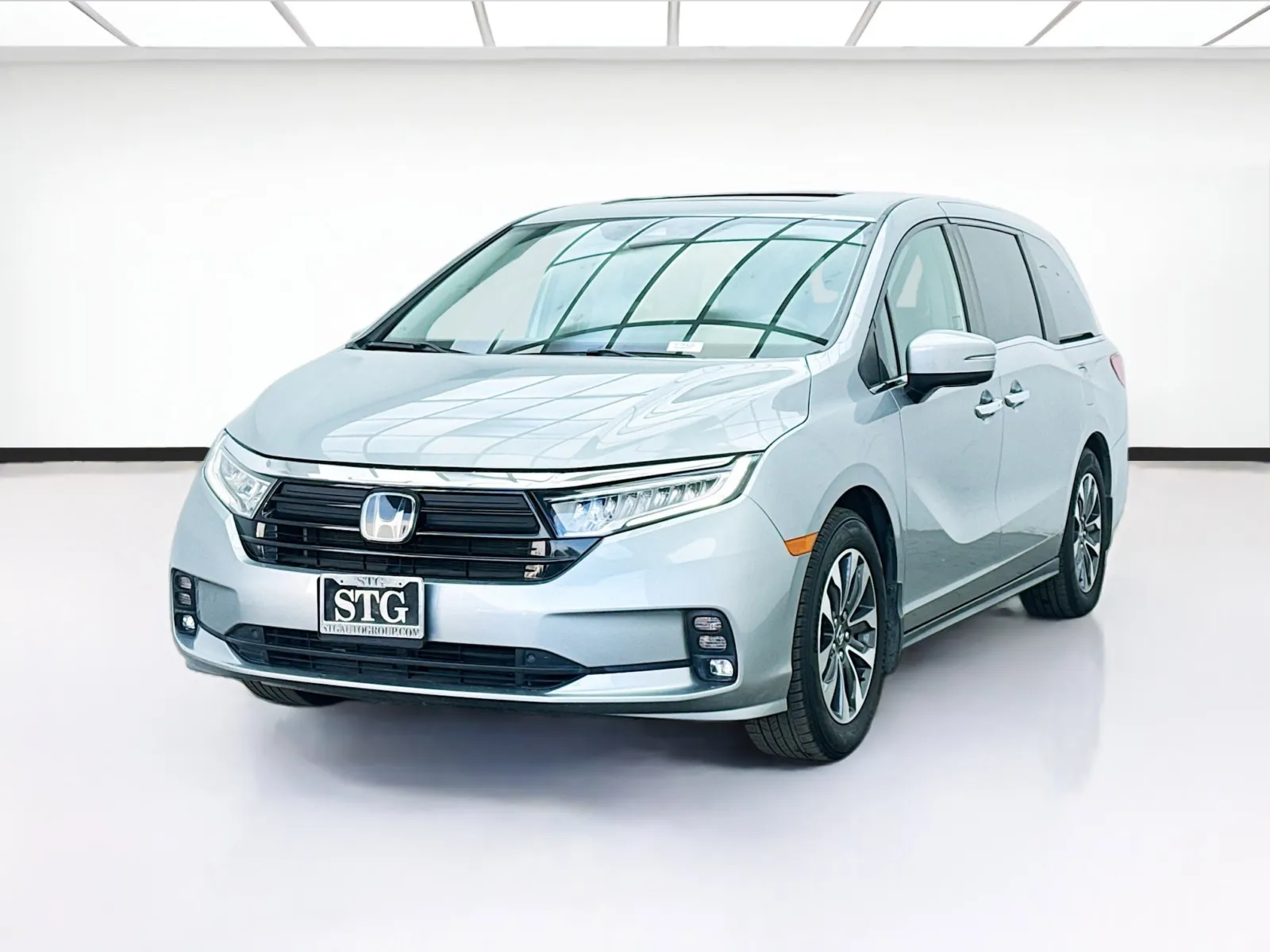 Silver 2021 Honda Odyssey EX-L for sale in Bellflower, CA