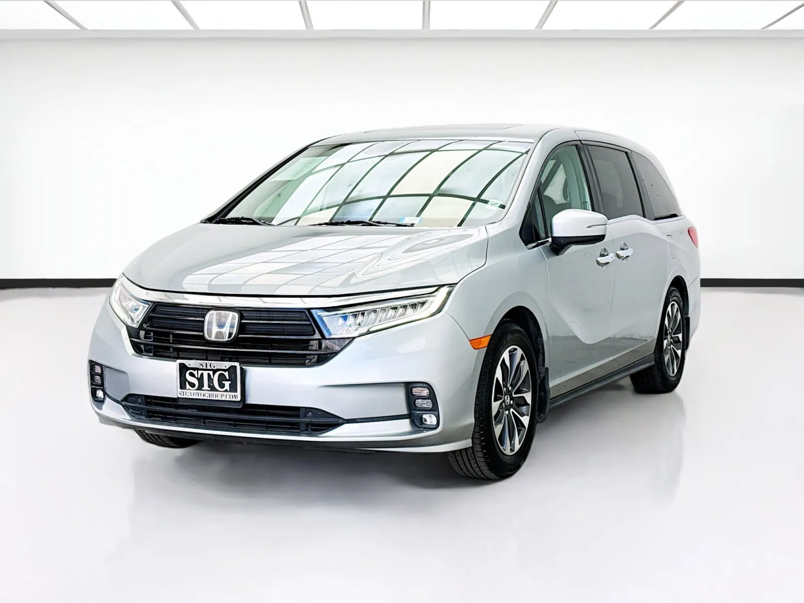 Silver 2021 Honda Odyssey EX-L for sale in Bellflower, CA