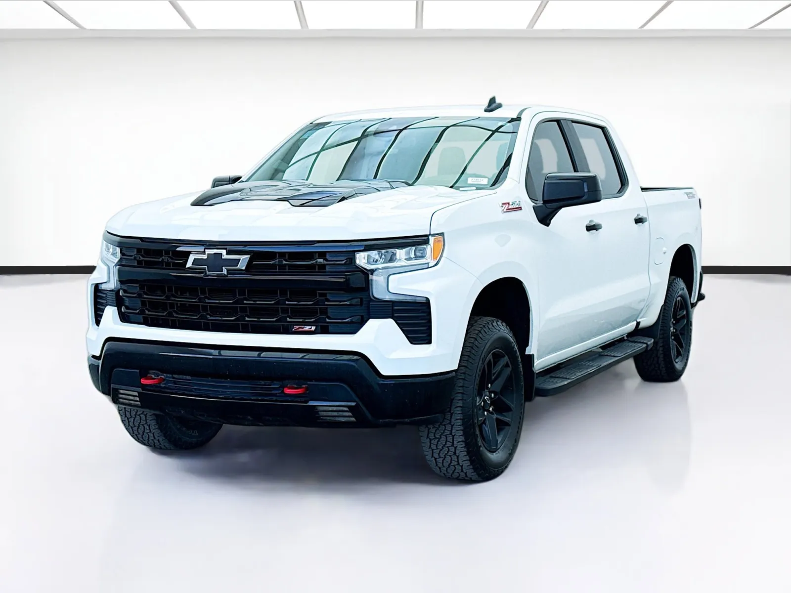 White 2024 Chevrolet Silverado 1500 LT Trail Boss for sale in Bellflower, CA