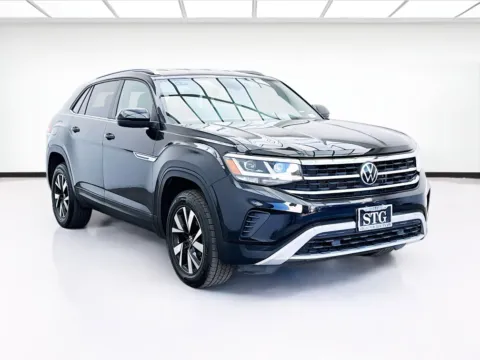 Another view of 2020 Volkswagen Atlas Cross Sport 2.0T SE 4Motion for sale in Bellflower, CA at STG Bellflower