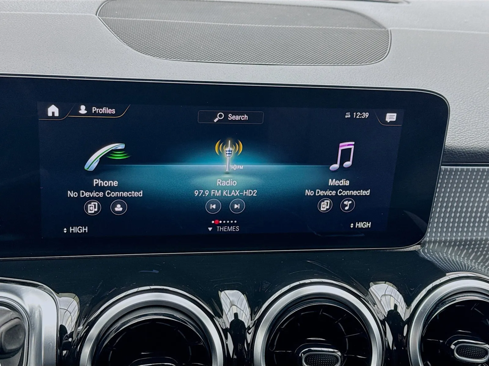 Mercedes-Benz GLB photo 9