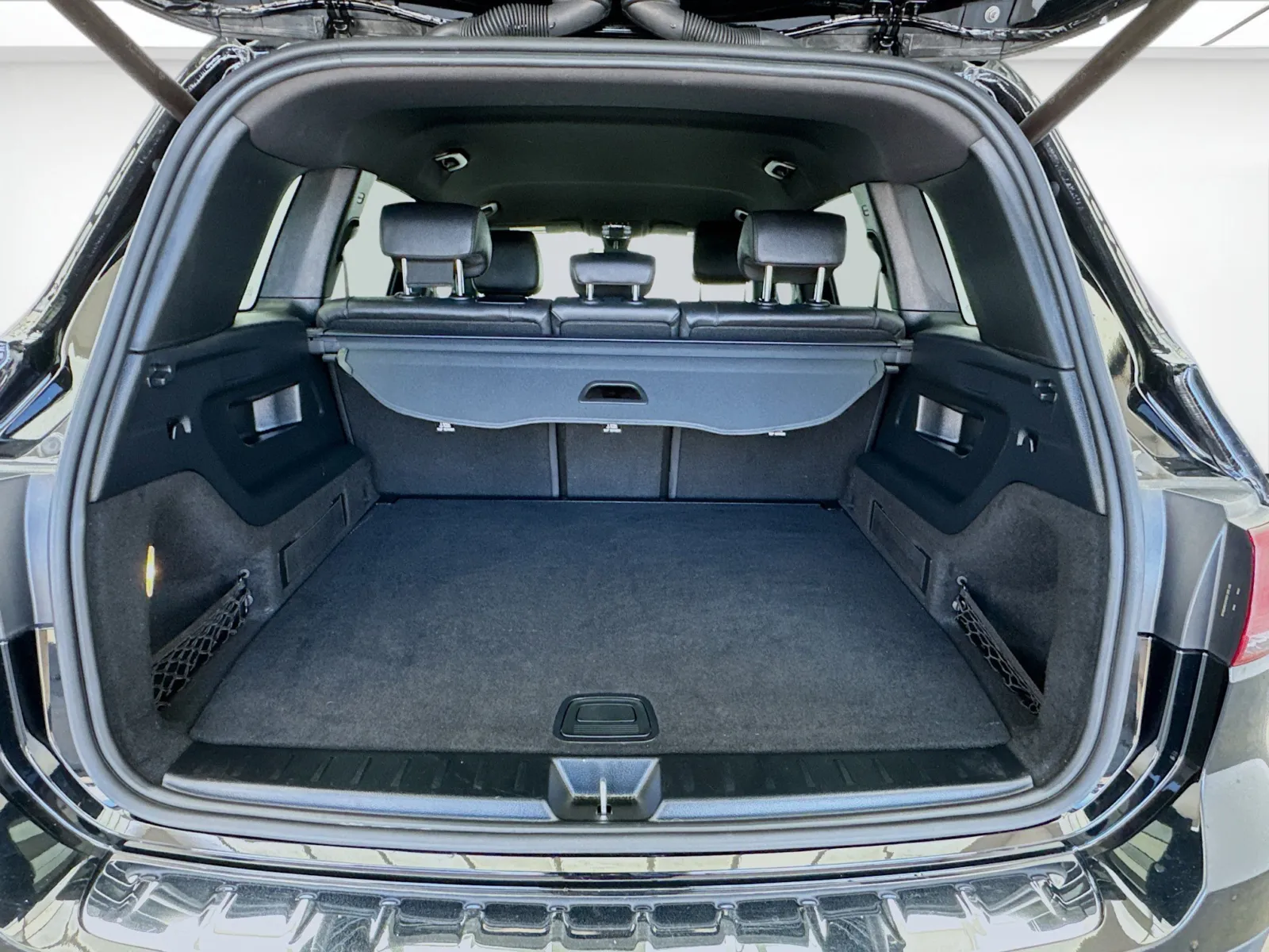 Mercedes-Benz GLB photo 17