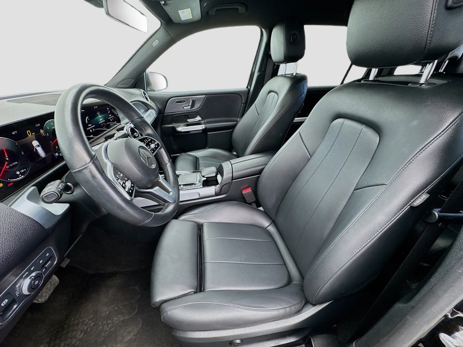 Mercedes-Benz GLB photo 13