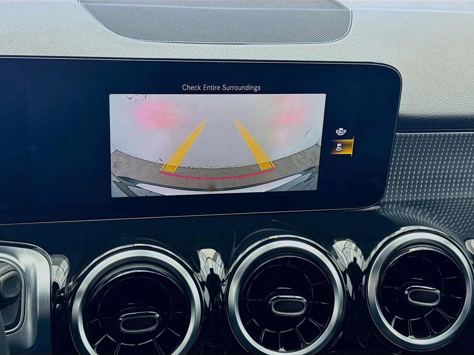 Mercedes-Benz GLB photo 10