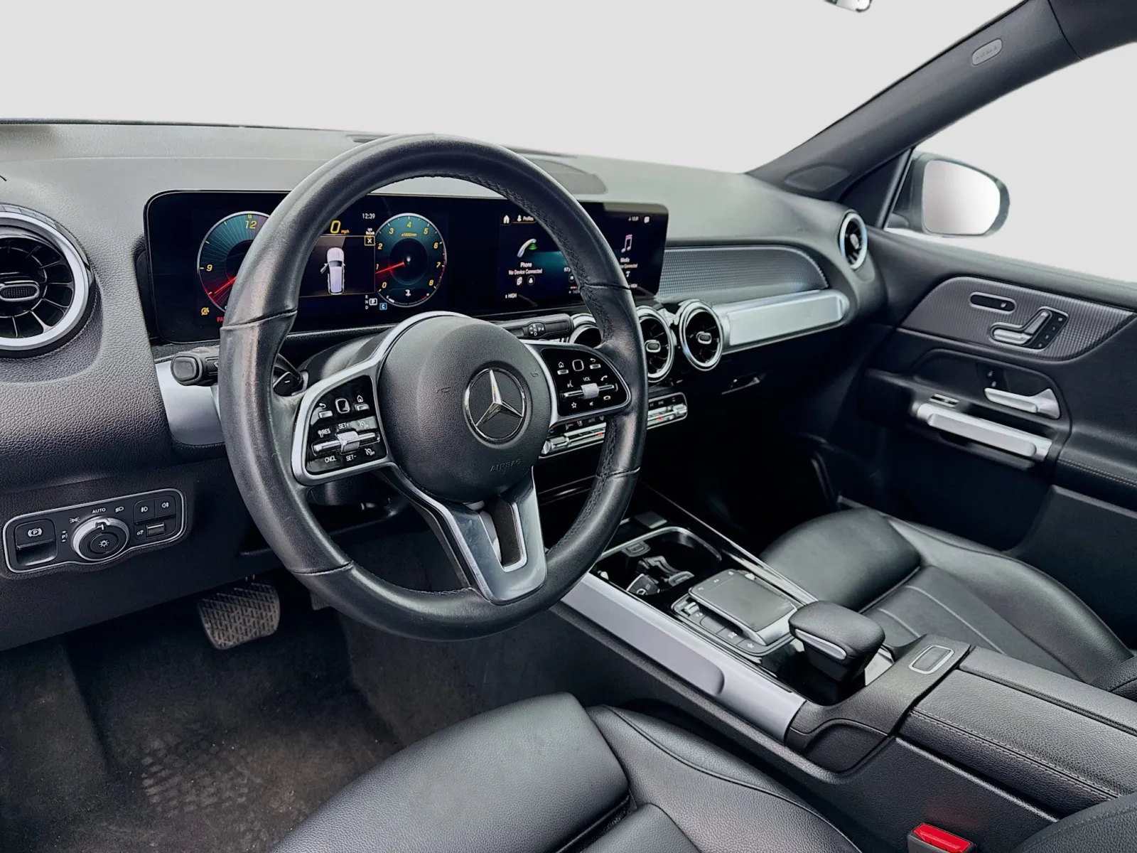 Mercedes-Benz GLB photo 7