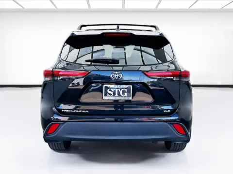 More photos of 2021 Toyota Highlander XLE at STG Bellflower, CA