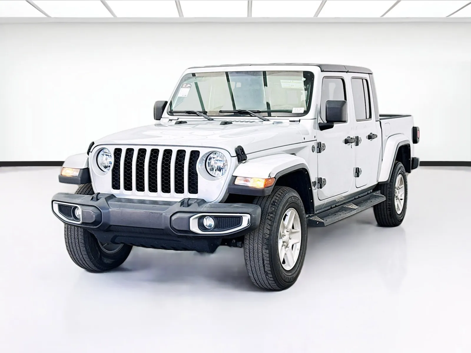 Silver 2022 Jeep Gladiator Sport for sale in Bellflower, CA