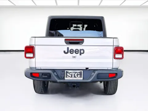 More photos of 2022 Jeep Gladiator Sport at STG Bellflower, CA