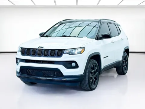 White 2023 Jeep Compass Altitude for sale in Bellflower, CA